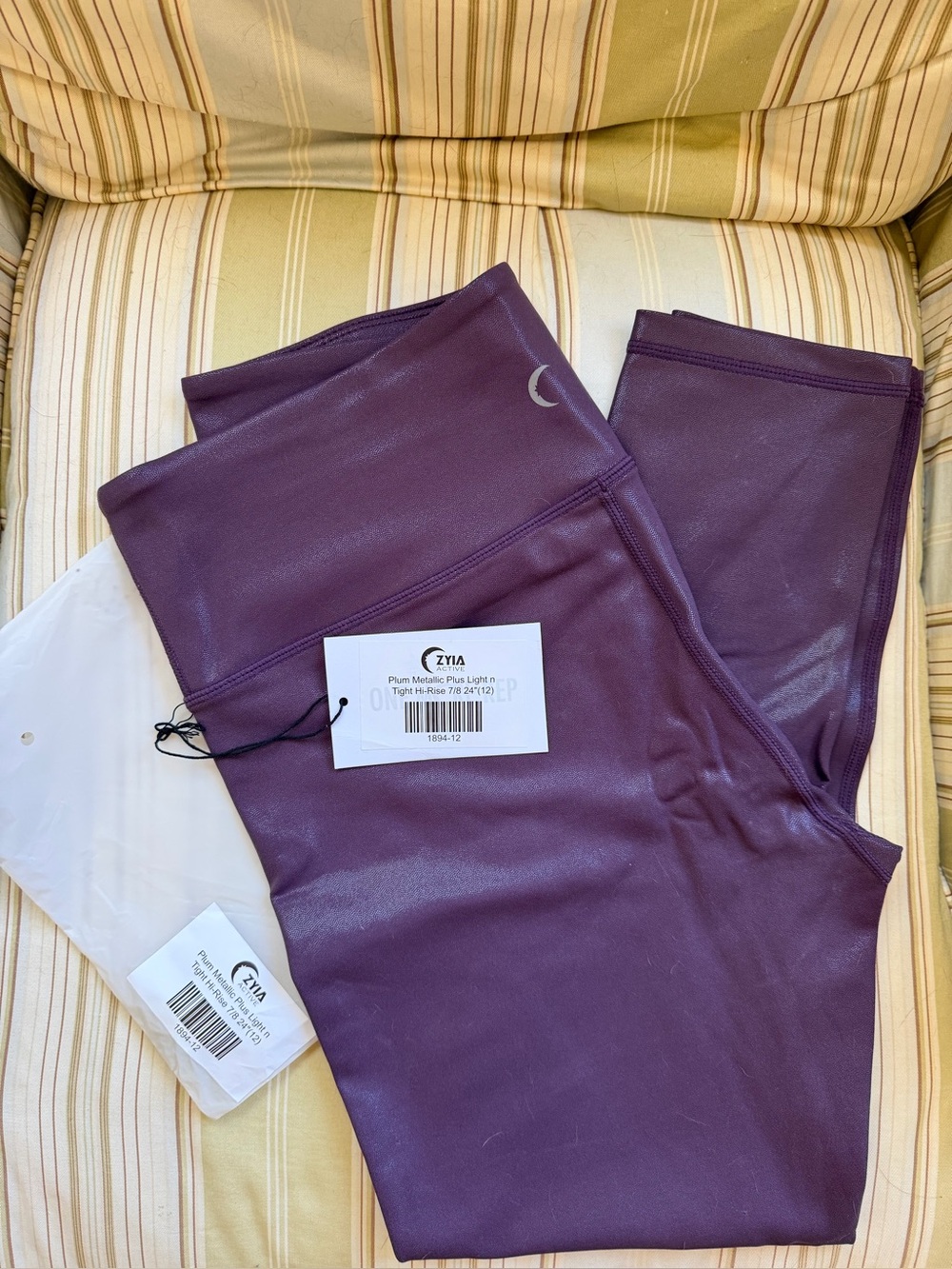 Zyia NWT plum Metallic Leggings-12